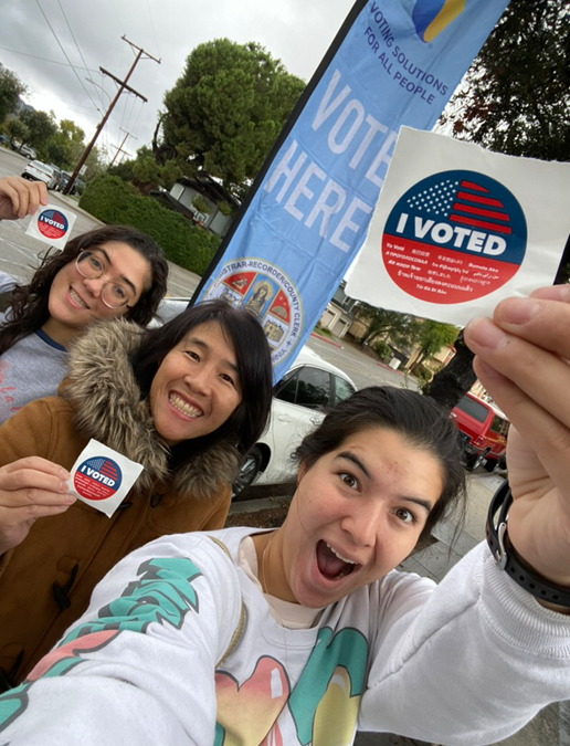 Elizabeth Wong Ahlers with volunteers